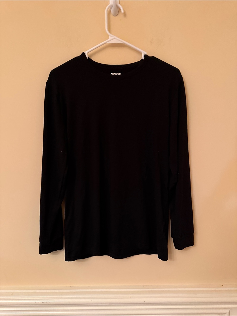 32 Heat Black Long-Sleeve‎ Crewneck Shirt Size Medium